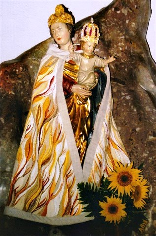 Madonnenmantel fuer unsere Goldhaubenmadonna